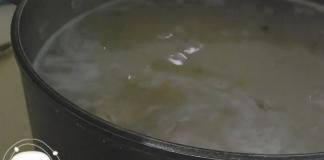 Швидкий суп із квашеної капусти