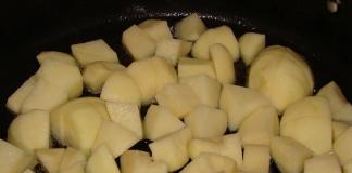 Cartofi înăbușiți cu ficat (pui, porc sau piele de vacă)